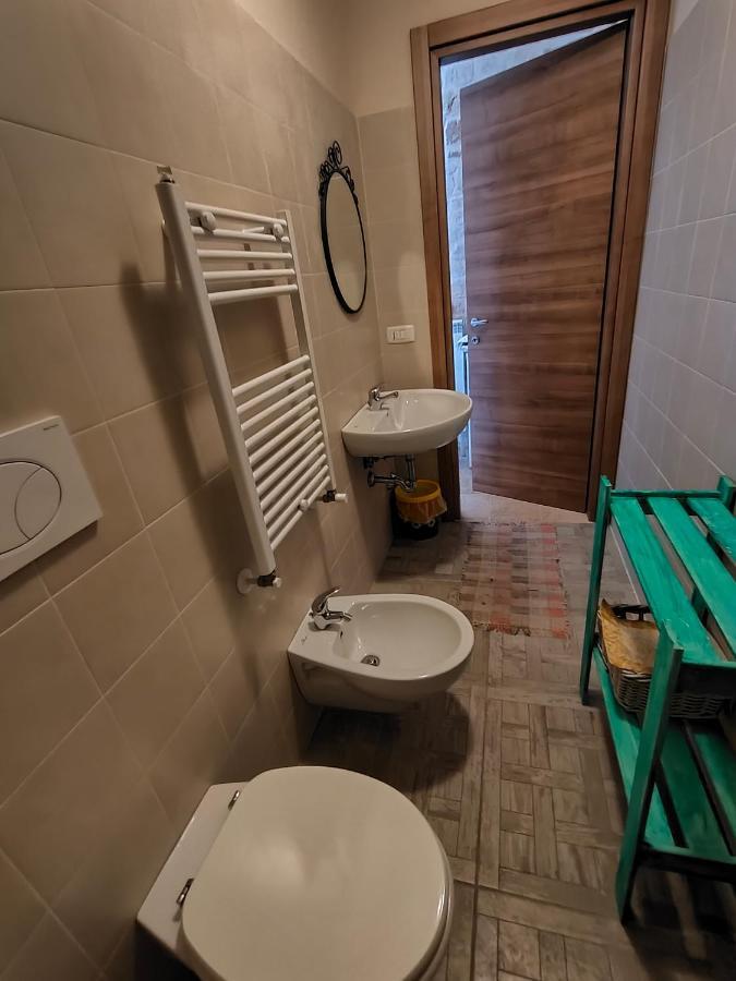 콘베르사노 Dimora Delle Badesse B&B 외부 사진
