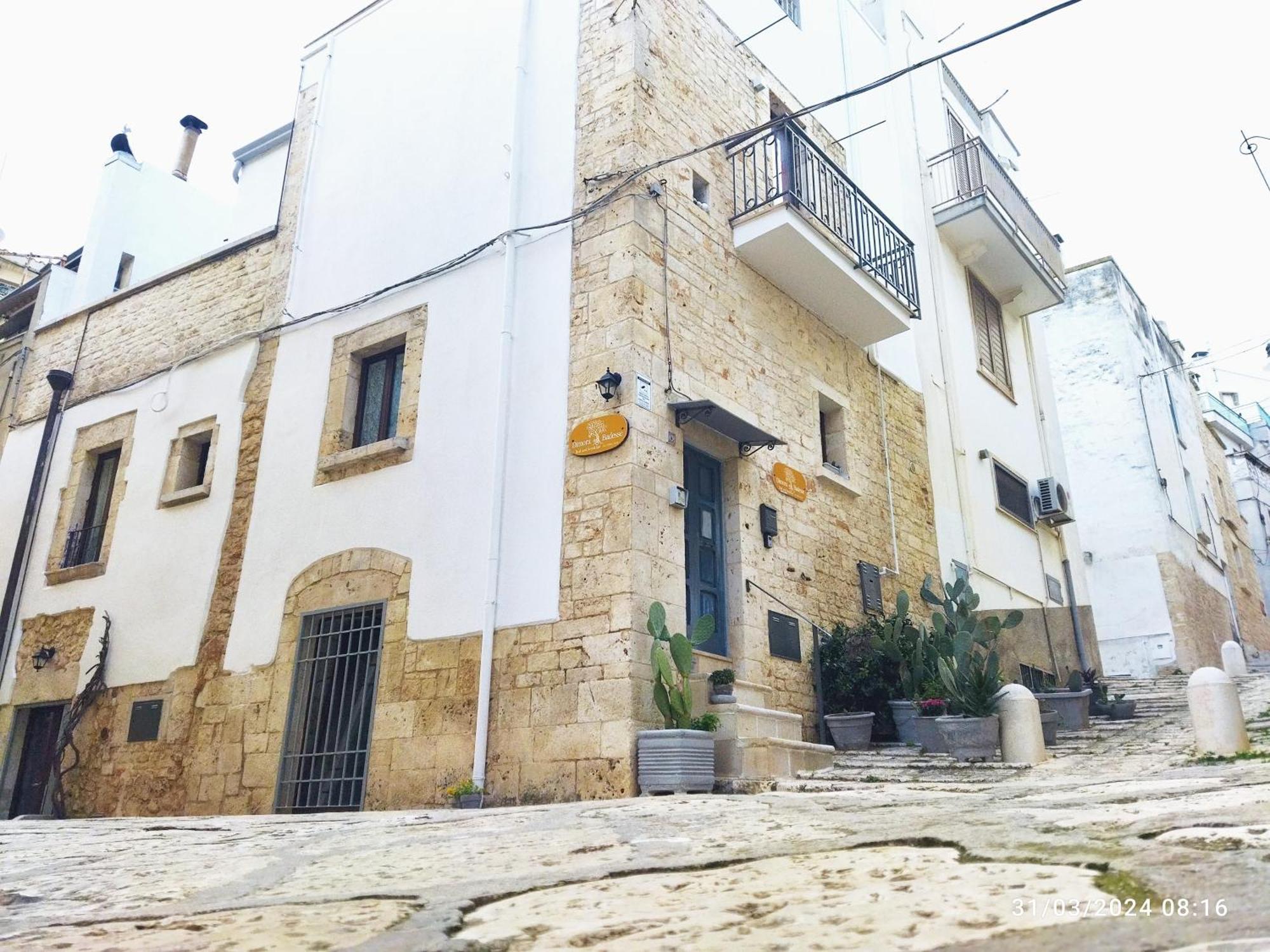 콘베르사노 Dimora Delle Badesse B&B 외부 사진