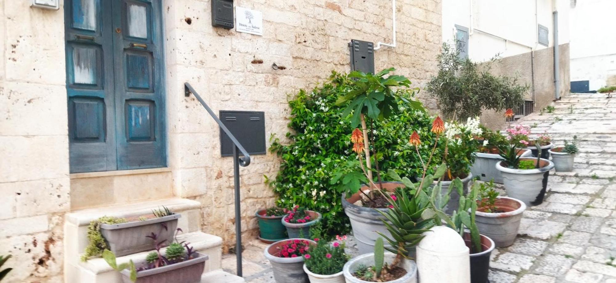 콘베르사노 Dimora Delle Badesse B&B 외부 사진